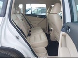 Volkswagen Tiguan S WVGBV7AX2GW525899 снимка