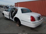 Lincoln Town Car Signature 1LNHM82W9YY821162 fotografie