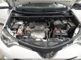 Toyota Rav4 Xle JTMRFREVXJJ734140 fotografie
