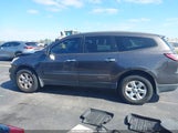 Chevrolet Traverse Ls 1GNKRFED2GJ268041 снимка