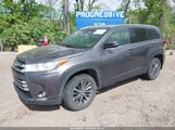 Toyota Highlander Xle 5TDJZRFH0JS839530 снимка