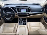 Toyota Highlander Xle 5TDJZRFH0JS905980 снимка