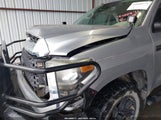 Toyota Tundra Sr5 5.7L V8 5TFDW5F14KX781838 снимка