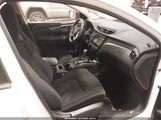 Nissan Rogue Sport S JN1BJ1CR8KW333409 снимка
