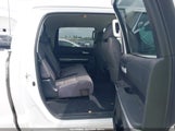 Toyota Tundra Sr5 5.7L V8 5TFDW5F19JX746940 fotografie