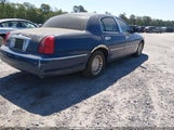Lincoln Town Car Executive 1LNHM81W22Y636217 photo