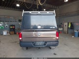 Ram  Classic Tradesman 4X4 6'4 Box 1C6RR7FG0KS645577 fotografie