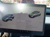 Tesla Model Y Long Range Dual Motor All-Wheel Drive 7SAYGDEE6NF355437 fotografie