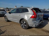 Volvo Xc60 Recharge Plug-In Hybrid T8 Core Dark Theme YV4H60DK9R1730412 fotografie