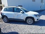 Volkswagen Tiguan 2.0T/2.0T S WVGBV7AX3HK049459 photo