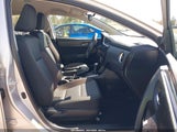 Toyota Corolla Le 2T1BURHE5JC058355 снимка