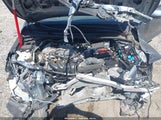 Toyota Corolla Le JTDEPRAE3LJ052138 снимка