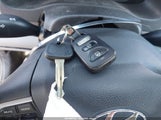 Hyundai Elantra Se 5NPD74LF4HH211124 снимка