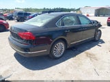 Volkswagen Passat 1.8T Se 1VWBT7A30GC025360 photo