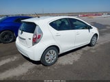 Toyota Prius C Two JTDKDTB35C1508890 снимка