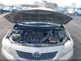 Toyota Corolla Le 2T1BU4EE5AC485851 снимка