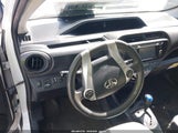 Toyota Prius C One JTDKDTB35H1597626 снимка