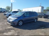 Toyota Sienna Le 8 Passenger 5TDKZ3DC2HS780726 снимка
