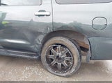 Toyota Sequoia Limited 5.7L V8 5TDZY68AX8S005005 fotografie