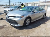 Toyota Camry Hybrid Le 4T1B31HK5JU501323 photo