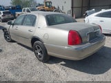 Lincoln Town Car Signature Limited 1LNHM82V66Y611641 снимка