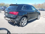 Audi Q5 2.0T Premium/2.0T Tech Premium WA1BNBFY4J2169697 fotografie