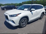 Toyota Highlander Hybrid Xle 5TDGARAH5LS502265 photo