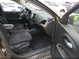 Jeep Cherokee Latitude 1C4PJLCB0FW572525 снимка