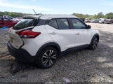 Nissan Kicks Sv 3N1CP5CU6JL530405 photo