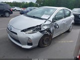 Toyota Prius C Two JTDKDTB30D1548036 photo
