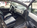 Toyota Yaris Le JTDKTUD36CD526643 снимка