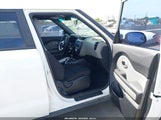 Kia Soul KNDJN2A28J7620587 fotografie