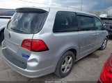 Volkswagen Routan Se 2V4RW3D12AR324574 photo