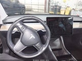 Tesla Model 3 Long Range/Mid Range/Standard Range/Standard Range Plus 5YJ3E1EA3KF422581 fotografie