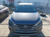 Hyundai Tucson Value KM8J3CA24JU727614 снимка