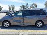 Toyota Sienna Le 8 Passenger 5TDKZ3DC2HS847129 снимка
