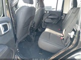 Jeep Wrangler Unlimited Sahara 4X4 1C4HJXEG8KW598823 fotografie