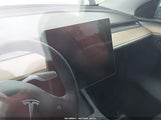 Tesla Model Y Long Range Dual Motor All-Wheel Drive 7SAYGDEE4RA271068 fotografie