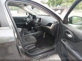 Jeep Cherokee Latitude 4X4 1C4PJMCB2HW546162 fotografie