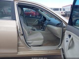 Toyota Camry Le 4T1BF3EK6AU094362 photo