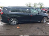 Chrysler Pacifica Touring 2C4RC1DG8HR635500 photo