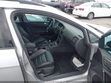 Volkswagen Golf Sportwagen Tsi S 4-Door 3VWA17AU2GM519115 fotografie