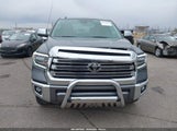 Toyota Tundra  5.7L V8 5TFAY5F11KX847372 fotografie