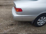 Toyota Camry Le JT2BG22K2Y0519666 снимка
