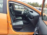 Toyota Prius C Three JTDKDTB37F1114943 fotografie
