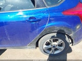 Ford Focus Se 1FAHP3K22CL398951 photo