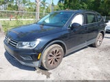 Volkswagen Tiguan 2.0T S 3VV1B7AX7KM097220 fotografie