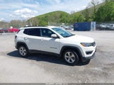 Jeep Compass Latitude 4X4 3C4NJDBB5KT839043 fotografie