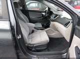 Hyundai Tucson Se KM8J3CA47HU315473 снимка