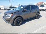Toyota Rav4 Xle JTMWFREV8FD074785 снимка
